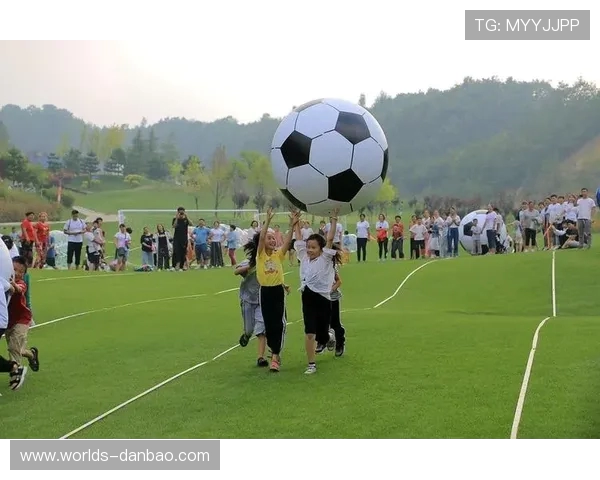 小人带枪与阵法配合扔砖头足球挑战赛创新玩法大揭秘